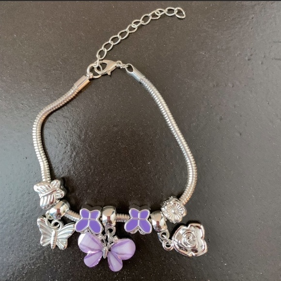 NEW Silver Tone Charm Bracelet - Picture 2 of 2